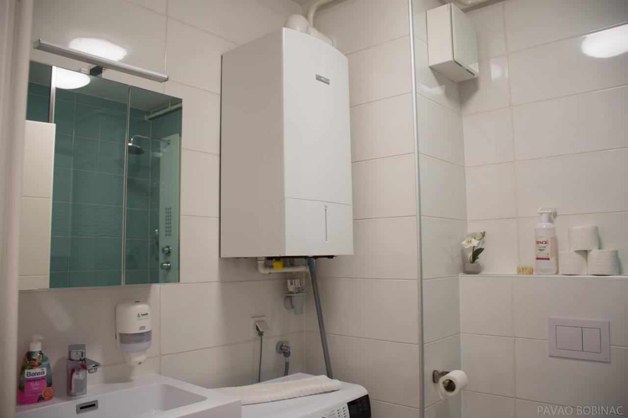 West Residence Luxury Apartment- Parking In Garage ザグレブ エクステリア 写真