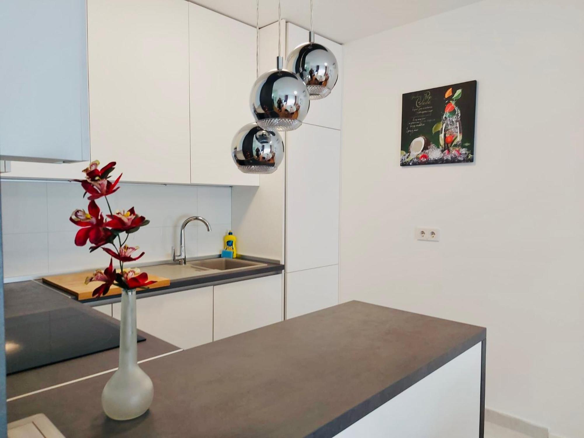 West Residence Luxury Apartment- Parking In Garage ザグレブ エクステリア 写真